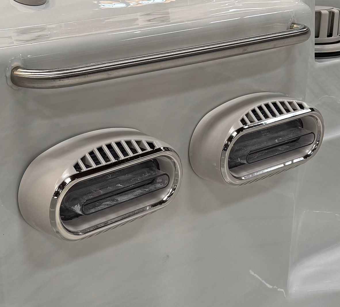 isolated photograph of Hydro-Pro Swim-Mill + Resistance II&trade; 2-nozzle cluster